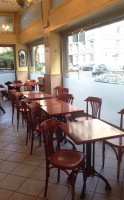 Café Aries outside