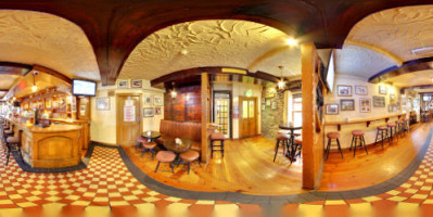 Larry Tompkins Pub inside
