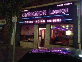Cinnamon Lounge inside