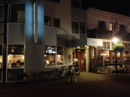 Cafe Flora' B.v. Hillegom outside