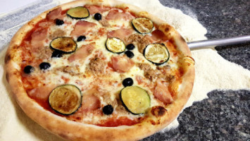 Pizzeria I Pini Di Furesi Costantino food
