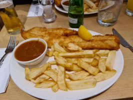 Squuires Fish And Chip Restauurant food