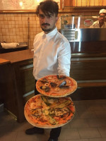 Pizzeria Con Forno A Legna Da Guerino Specialità Pesce E Carne Fritto Misto food