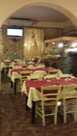 Pizzeria Spaccanapoli inside