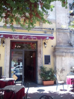 Caffè Del Teatro outside