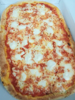 Pizziamo +1 Albareto food