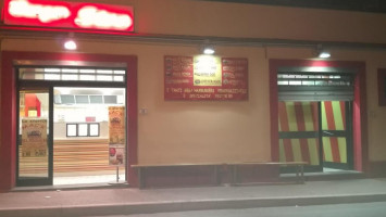 Burger Store Di Simoni Rita (vicino Al Teatro) food