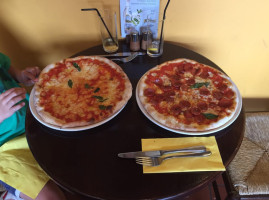 Tomo pizzeria and restaurant food