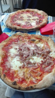 Pizzeria Miracoli F.lli Esposito food