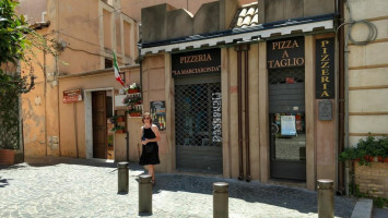 Pizzeria La Marciaronda food