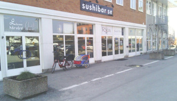 Sushibar. Se outside