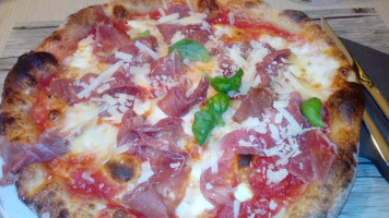 Pizzeria Bufalina food