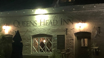 The Queens Head At Blyford outside