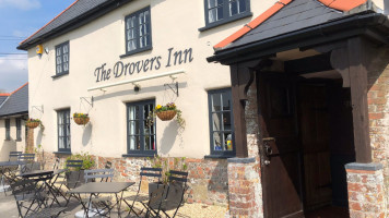 The Drovers Inn Closed outside