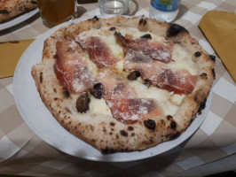 Pizzeria Vecchia Malga food