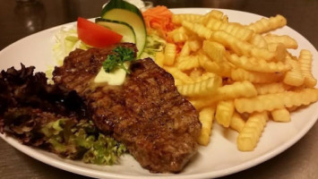 Centrum Steak House food