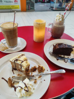 Cafe De Lune food