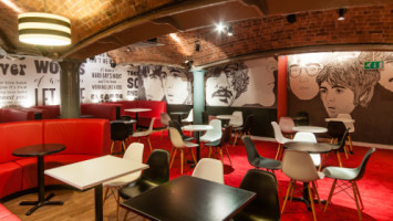 Rosa's Thai Cafe Liverpool inside
