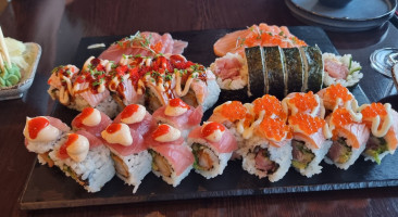 Unki Sushi food