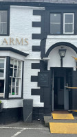 Somerset Arms outside