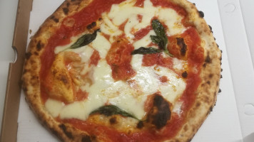 Le Due Sorelle Pizzeria Napoletana food