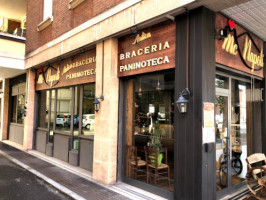 Mcnapoli Antica Braceria Paninoteca outside
