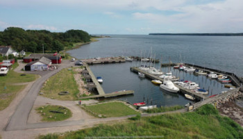 Haarboelle Havne Hoeker outside