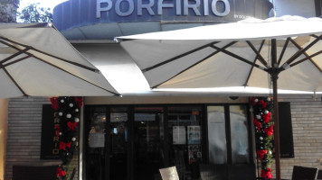 Porfirio Exclusive Cafe outside