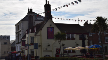 The Port Arms outside