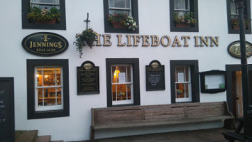 The Lifeboat Inn inside