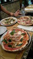 Pizzeria La Smorfia food