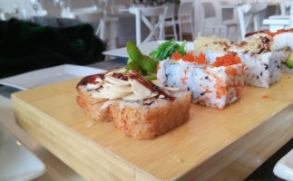 Amelindo Sushi food