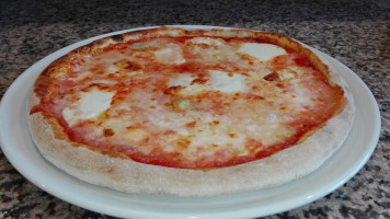 Pizza Golosa food