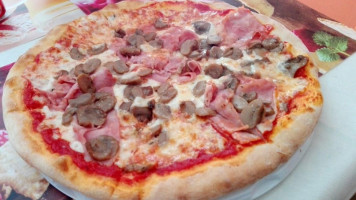 Pizzeria Centro Inverigo food