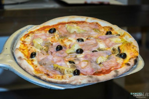 Pizza Roby Trento food