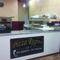 Pizza Regina inside