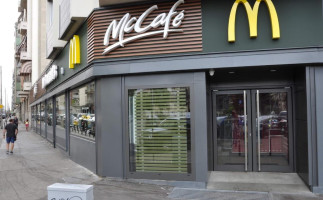 Mcdonald's Torino Piazza Santa Rita inside