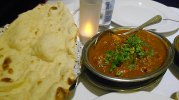 Monty's Tandoori food