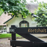 Het Koetshuis outside