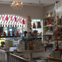 Biscuiteers Boutique And Icing Cafe inside