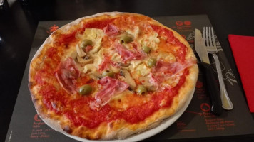 Al Brucio Pizzeria food