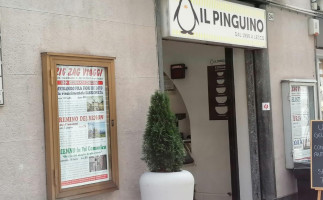 Il Pinguino outside