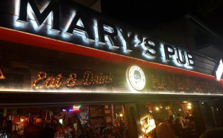 Mary's Pub food