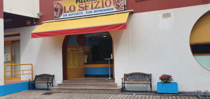 Lo Sfizio outside