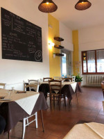 Ivo Trattoria inside