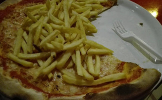 Pizzeria Pizza Pazza food