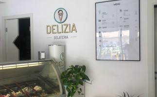 Delizia Gelateria outside