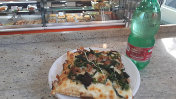 Pizzeria Pica food