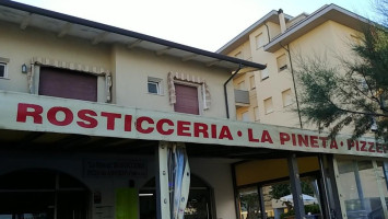 Rosticceria Pizzeria La Pineta food