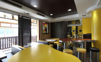 Mcdonald's Latina Via Romagnoli inside